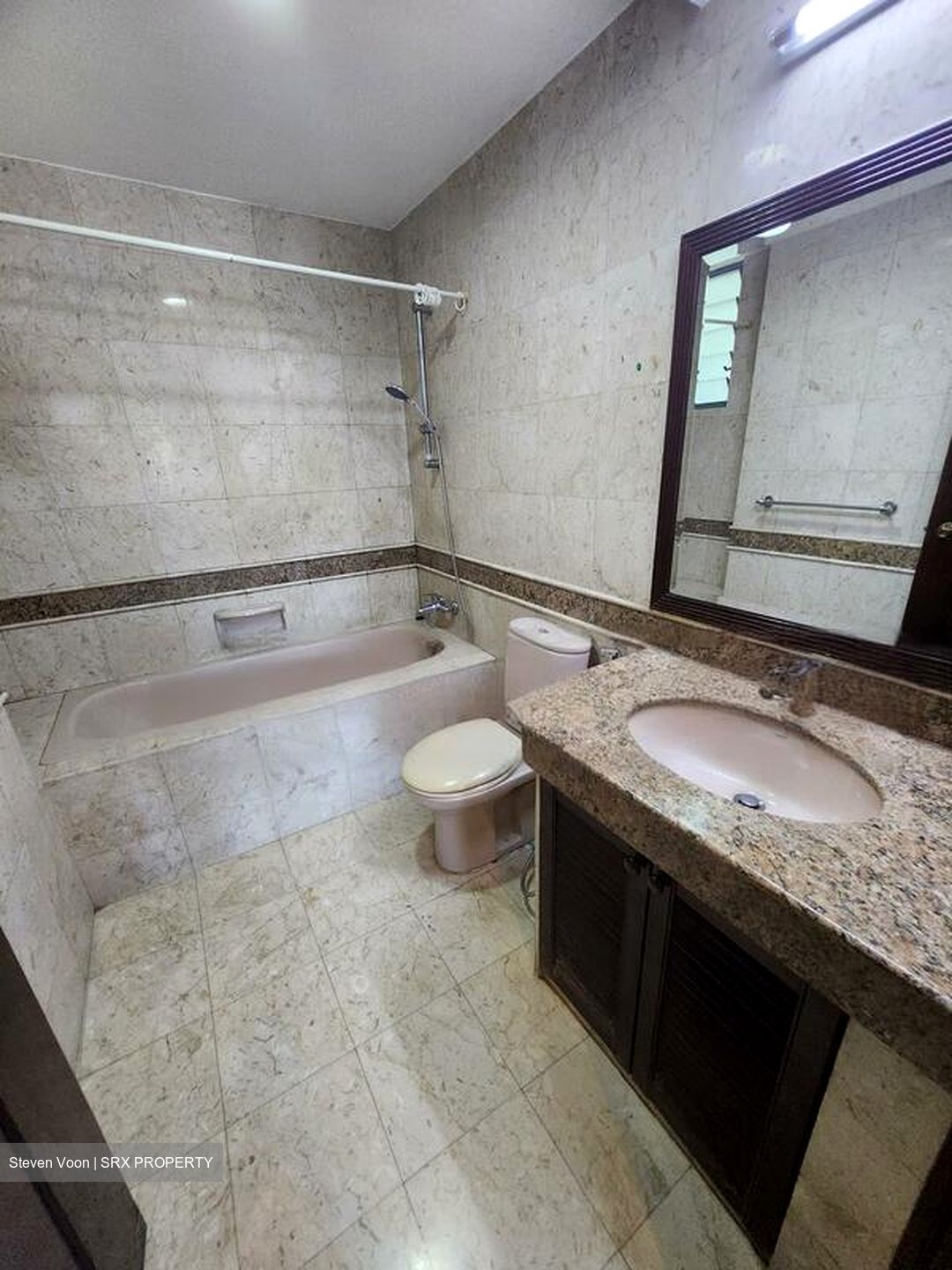 Stratford Court (D16), Condominium #632745501